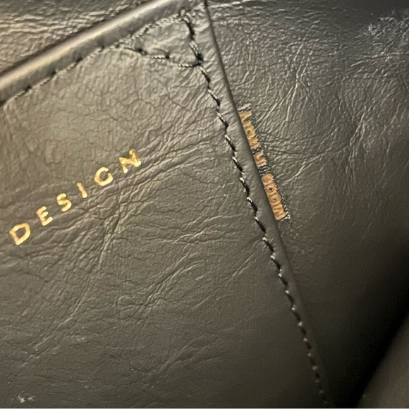 Giuseppe Zanotti patent leather Clutch wristlet, indigo blue, gold tone hardware - Picture 11 of 15